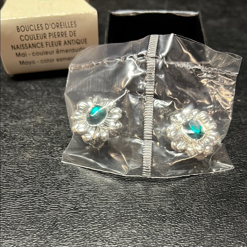 Emerald Silver Flower Earrings